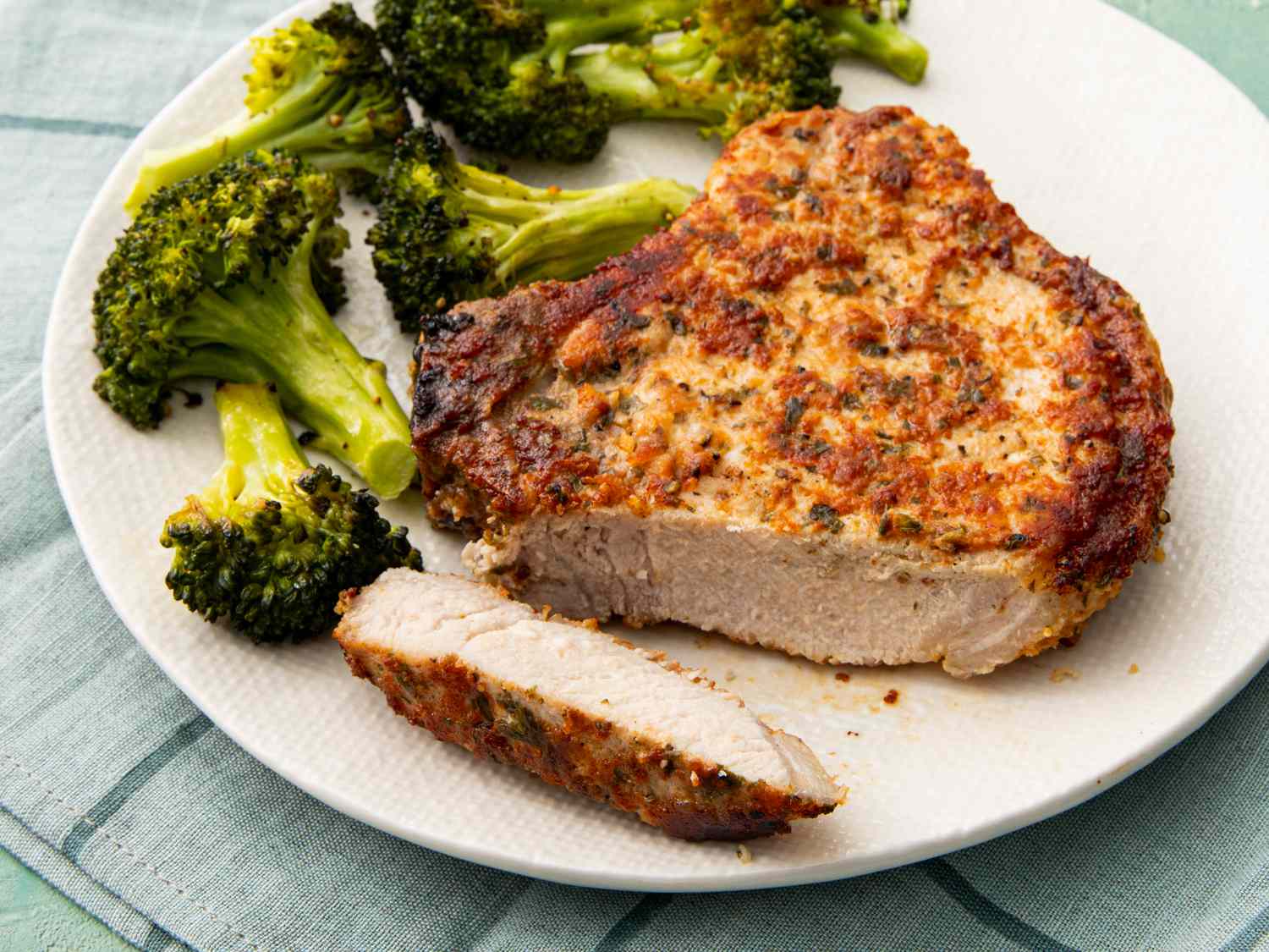 how long to cook pork chops in an air fryer